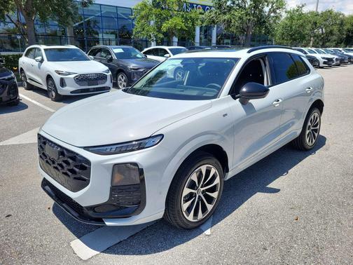Glacier White Metallic 2026 Audi Q3 TFSI quattro S tronic