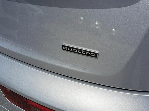 2024 Audi Q5 45 S line Premium Plus