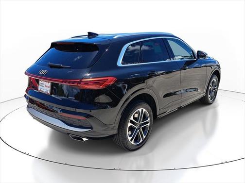 2025 Audi Q5 Premium