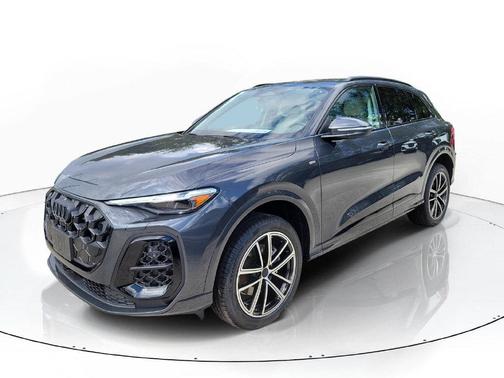 Tambora Gray Metallic 2026 Audi Q5 Premium Plus TFSI quattro S tronic
