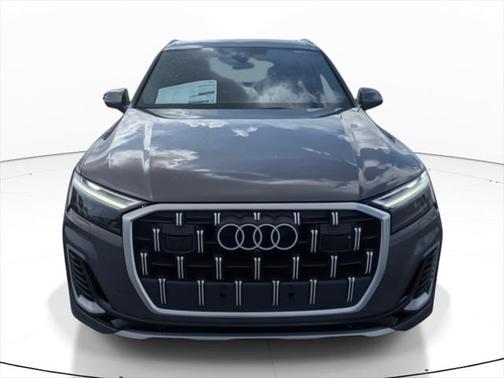 2025 Audi Q7 55 Premium