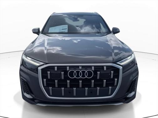 2025 Audi Q7 55 Premium