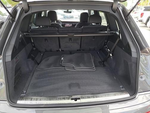 2025 Audi Q7 55 Premium