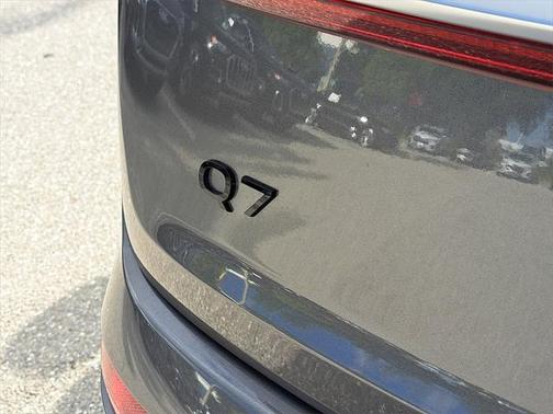 2025 Audi Q7 55 Premium
