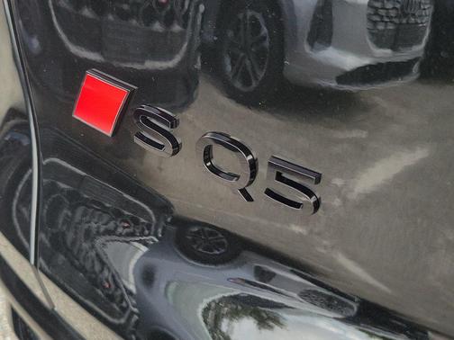 Mythos Black Metallic 2026 Audi SQ5 3.0T Premium Plus