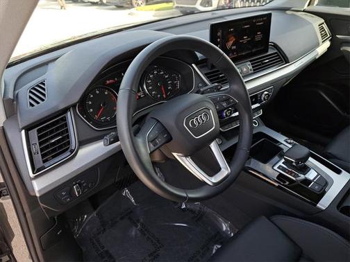 2024 Audi Q5 45 S line Premium