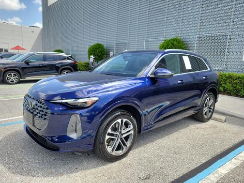 Navarra Blue Metallic 2025 Audi Q5 Premium TFSI quattro S tronic