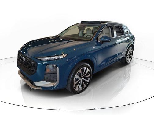 Malpelo Blue Metallic 2026 Audi Q3 TFSI quattro S tronic