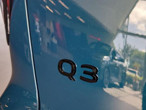 Malpelo Blue Metallic 2026 Audi Q3 TFSI quattro S tronic