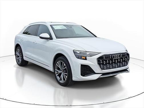 2025 Audi Q8 55 Premium