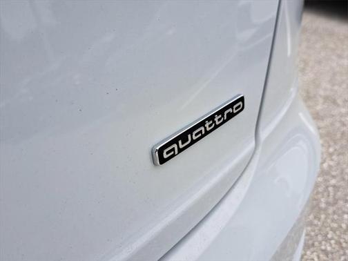 2025 Audi Q8 55 Premium
