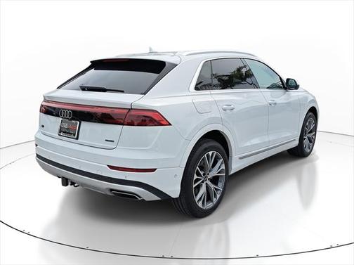 2025 Audi Q8 55 Premium