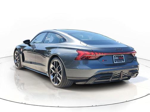daytona gray pearl effect 2026 Audi RS e-tron GT quattro