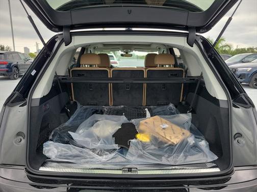 2025 Audi Q7 55 Premium Plus