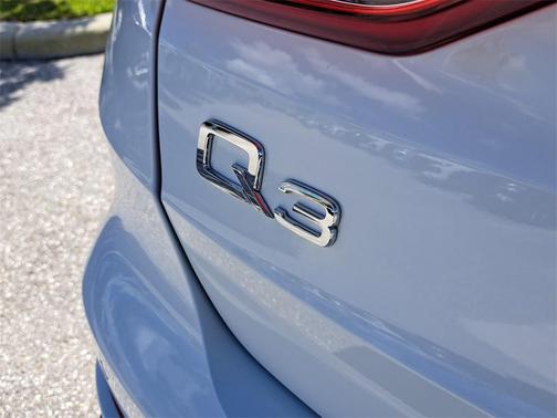 2025 Audi Q3 Premium 45 TFSI S line quattro Tiptronic