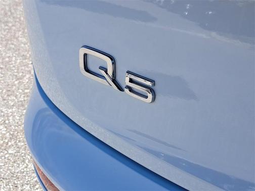 2023 Audi Q5 40 Premium