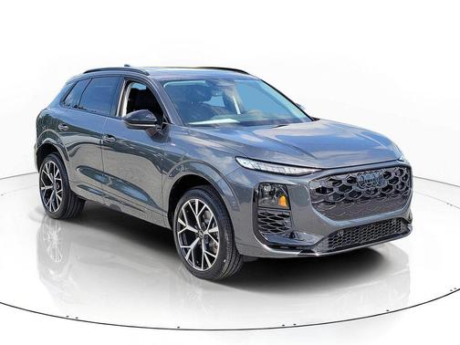 Daytona Gray Pearl Effect 2026 Audi Q3 TFSI quattro S tronic