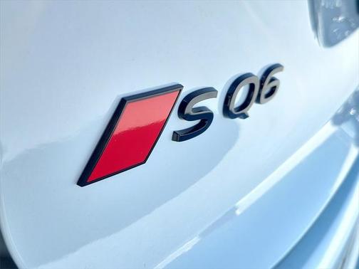 2025 Audi SQ6 e-tron Premium Plus quattro
