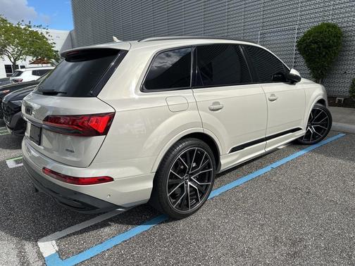 2023 Audi Q7 55 Prestige