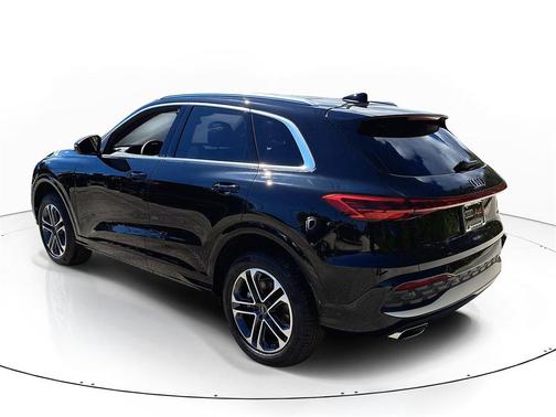 2025 Audi Q5 Premium TFSI quattro S tronic