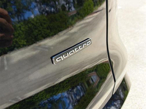 2025 Audi Q5 Premium TFSI quattro S tronic