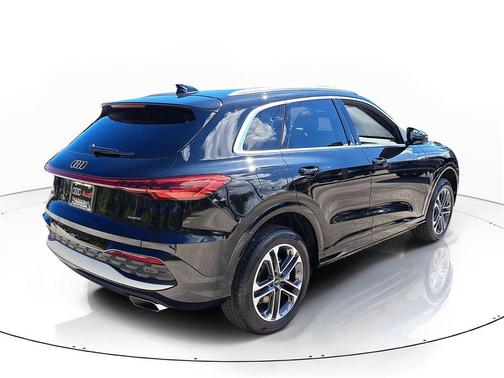 2025 Audi Q5 Premium TFSI quattro S tronic