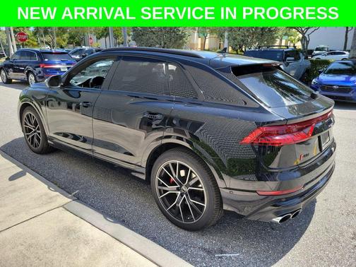Mythos Black Metallic 2023 Audi SQ8 4.0T Prestige