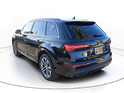 2026 Audi Q7 45 Premium