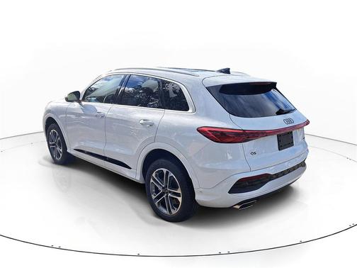 2025 Audi Q5 Premium