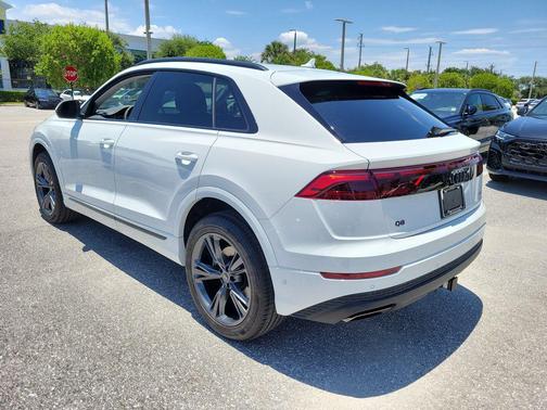 2026 Audi Q8 55 Premium
