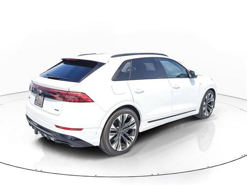 2025 Audi Q8 55 Premium Plus