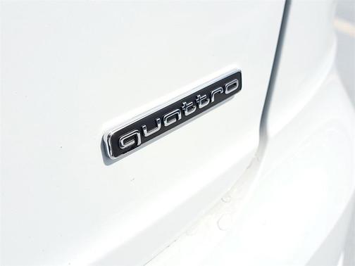 2025 Audi Q8 55 Premium Plus