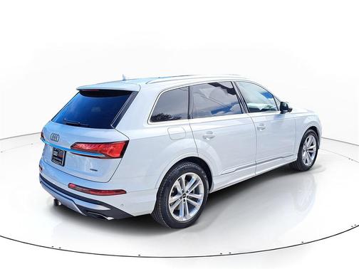 2026 Audi Q7 55 Premium Plus
