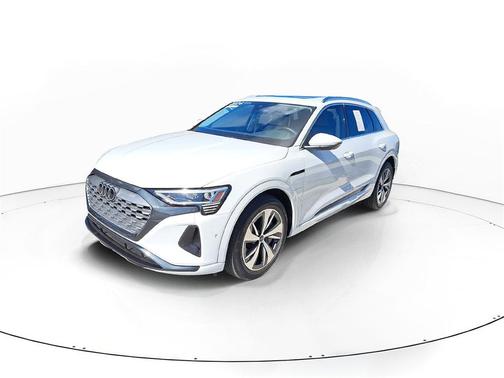 2024 Audi Q8 e-tron Premium Plus
