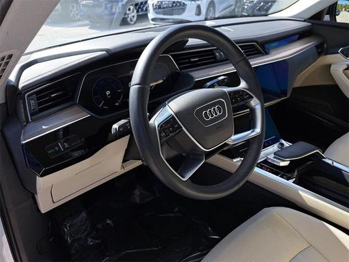 2024 Audi Q8 e-tron Premium Plus