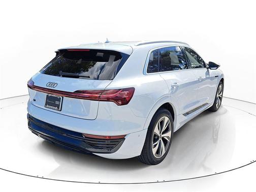 2024 Audi Q8 e-tron Premium Plus