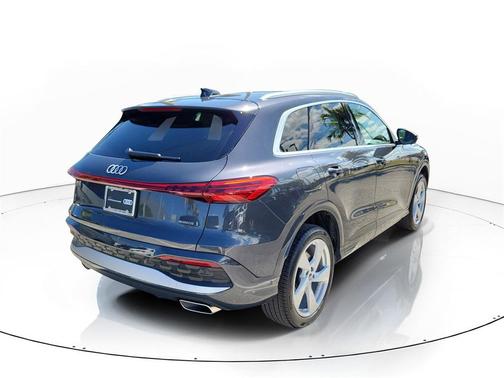 2025 Audi Q5 Premium Plus TFSI quattro S tronic