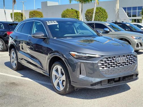 2025 Audi Q5 Premium Plus TFSI quattro S tronic