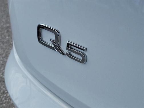 2023 Audi Q5 45 S line Premium