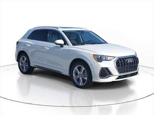 2022 Audi Q3 45 S line Premium