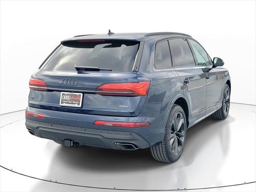 2025 Audi Q7 55 Premium Plus