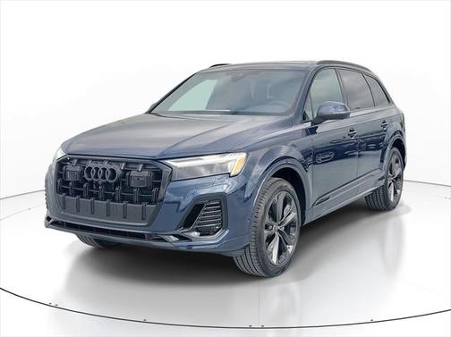 2025 Audi Q7 55 Premium Plus