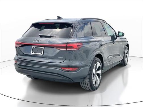 2025 Audi Q6 e-tron Prestige quattro