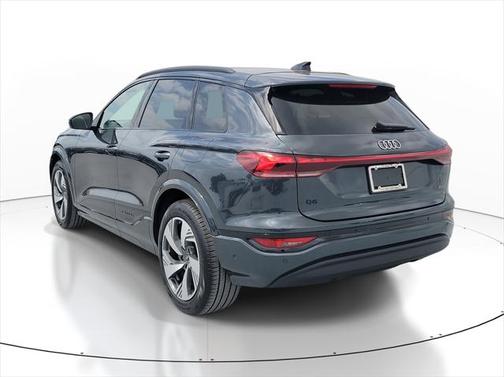 2025 Audi Q6 e-tron Prestige quattro