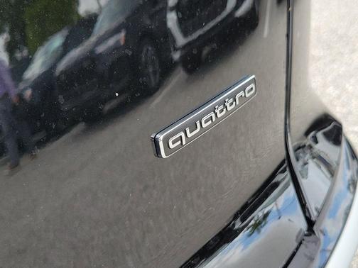 Mythos Black Metallic 2026 Audi Q3 TFSI quattro S tronic