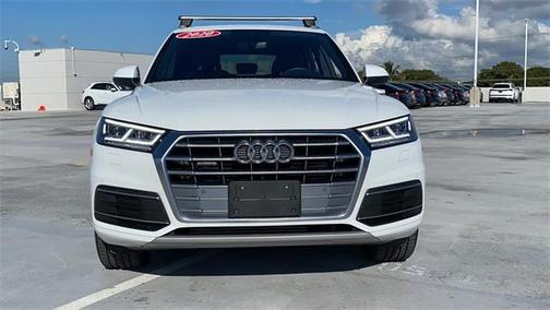 Photo 3 of 28 of 2020 Audi Q5 45 Premium Plus