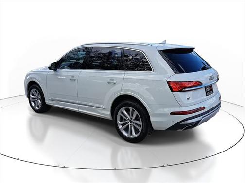 2025 Audi Q7 45 Premium Plus
