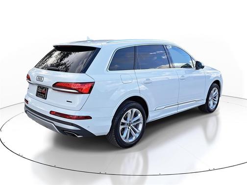 2025 Audi Q7 45 Premium Plus