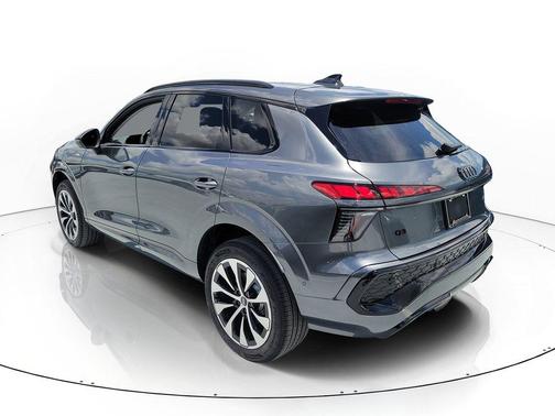 Daytona Gray Pearl Effect 2026 Audi Q3 TFSI quattro S tronic