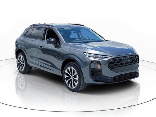 Daytona Gray Pearl Effect 2026 Audi Q3 TFSI quattro S tronic